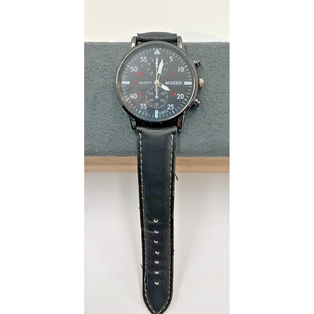 Migeer Men's Quartz Watch‎ with Black Dial and Leather Strap